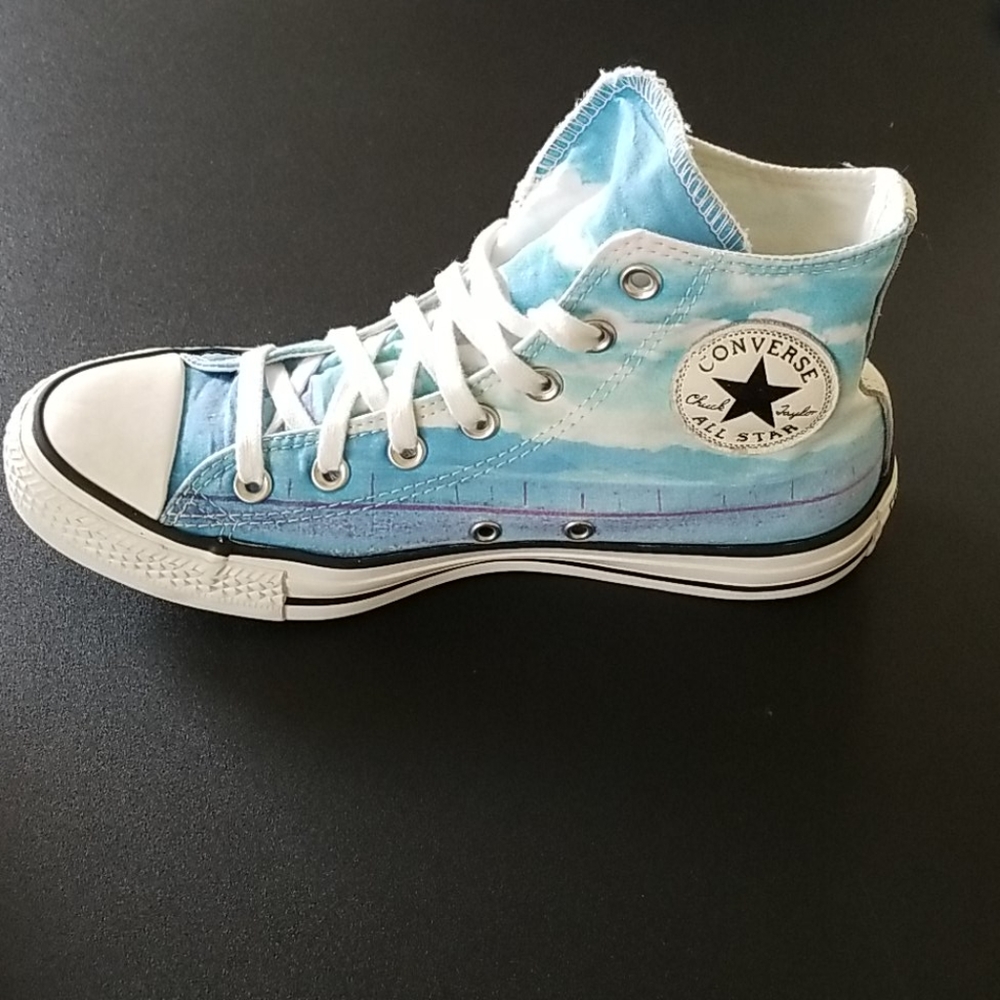 Converse Chuck Taylor High Tops Blue  Clouds Sz. 8